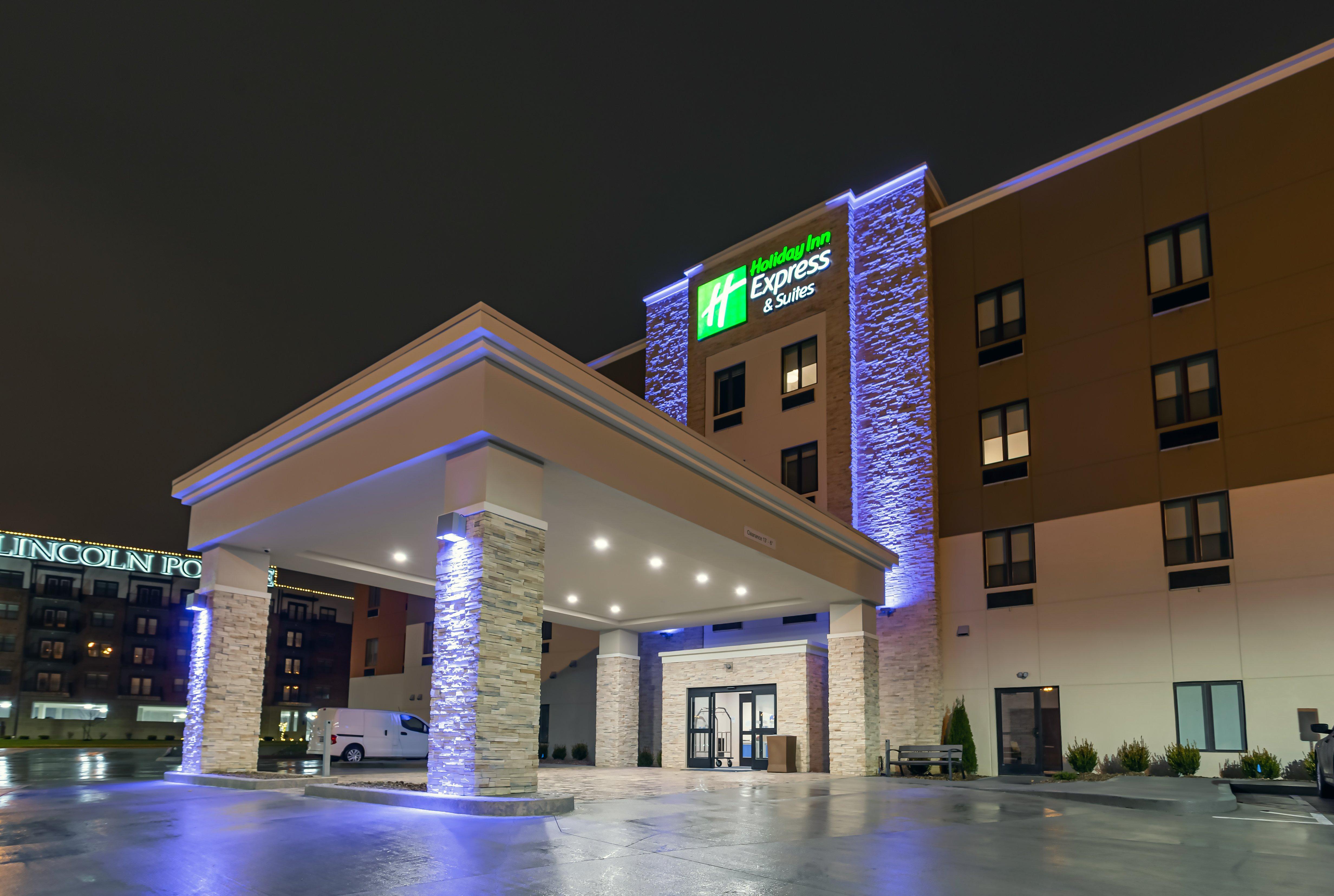 Express & - - Worthington By Ihg